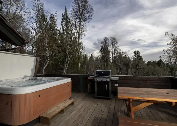 Scenic Ridge With Panoramic Mountain Views Near Alpine, Utah Alpine