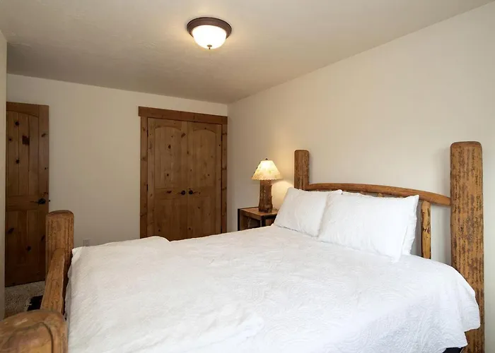 Scenic Ridge With Panoramic Mountain Views Near Alpine, Utah *